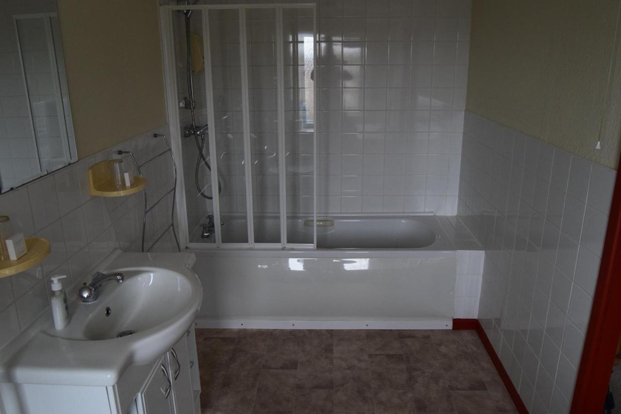 סאונדרספוט Cwmwennol Country House מראה חיצוני תמונה